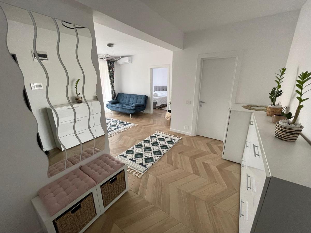 Brighita Apartment Oradea Bagian luar foto