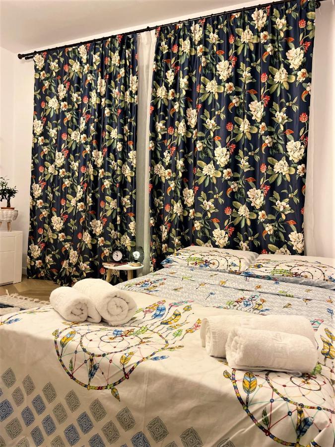 Brighita Apartment Oradea Bagian luar foto