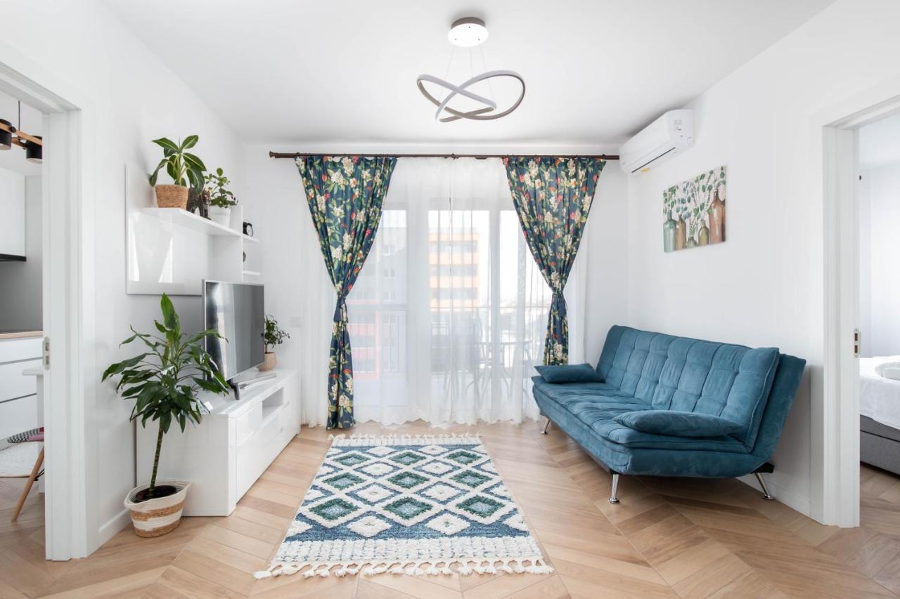 Brighita Apartment Oradea Bagian luar foto