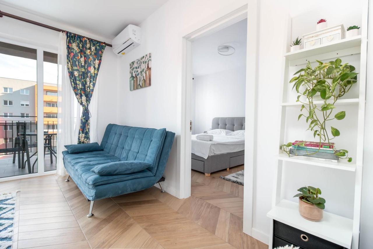 Brighita Apartment Oradea Bagian luar foto