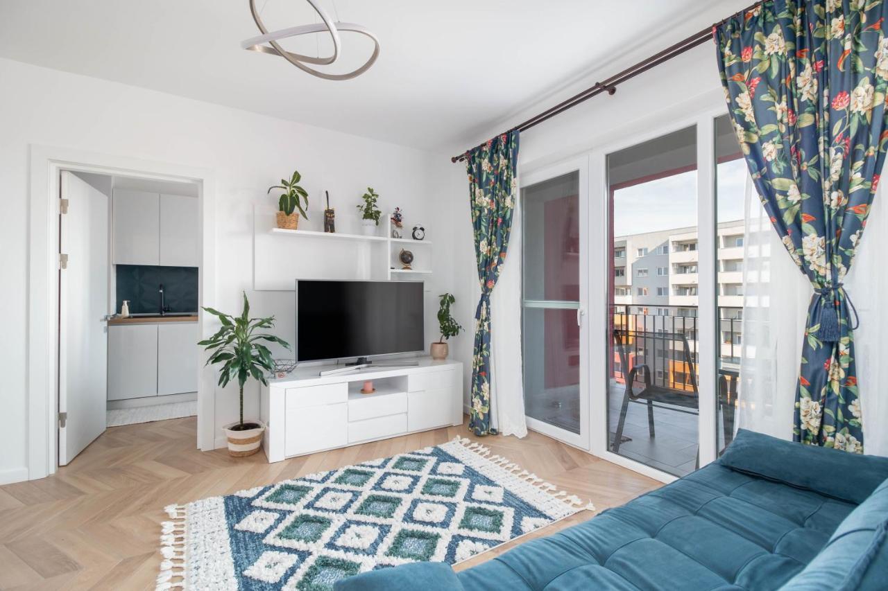 Brighita Apartment Oradea Bagian luar foto